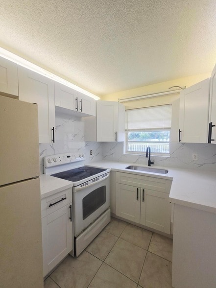 Building Photo - 3196 49th Ln S