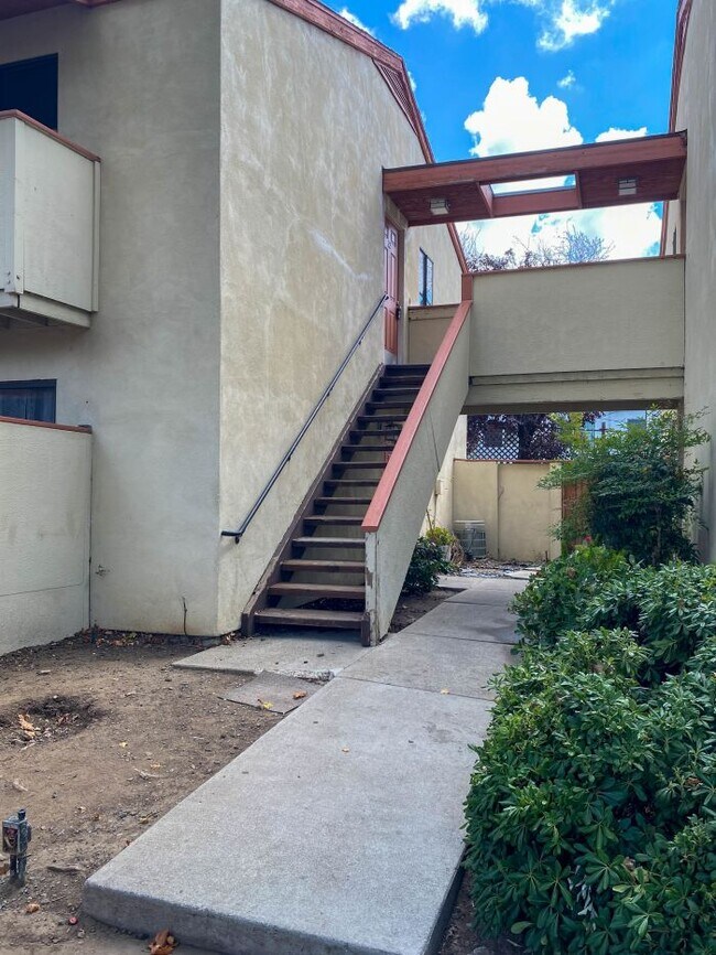 Building Photo - 2520 Walters Way
