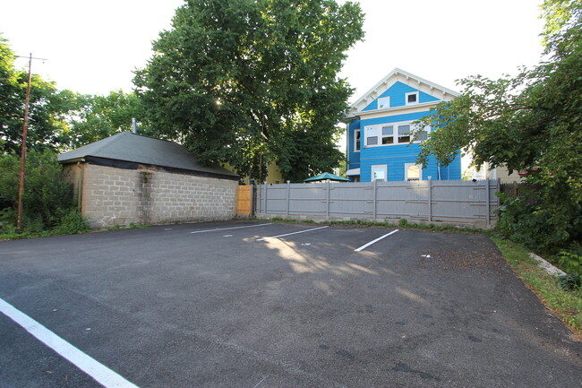 Parking - 223 Carpenter St