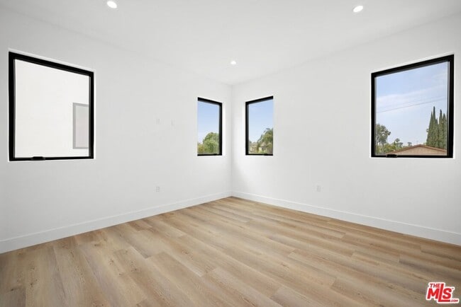 Building Photo - 5543 Calhoun Ave