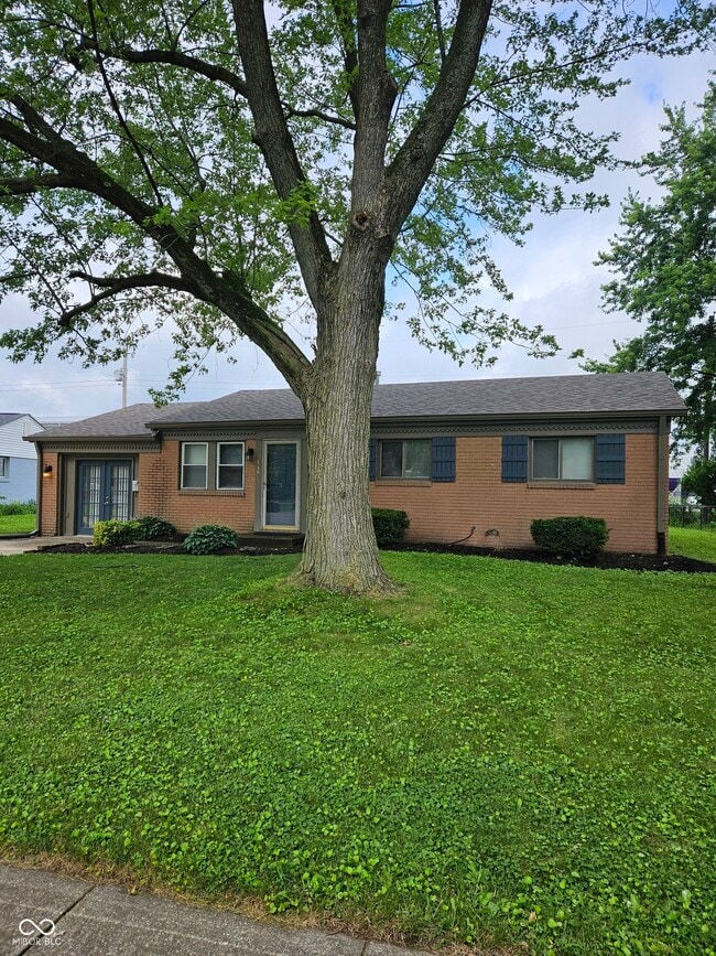 Building Photo - 748 Maple Ln
