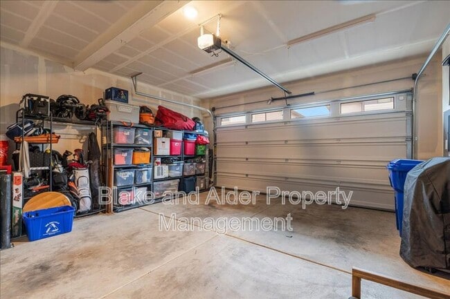 Building Photo - 16349 SE Sunshower Pl