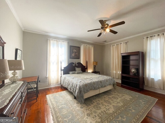 Building Photo - 305 Orange St