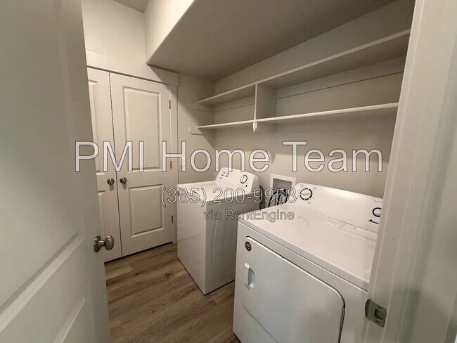 Building Photo - 2874 Kiesel Ave