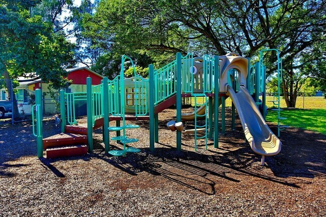 Building Photo - 8120 SW 4th Ct