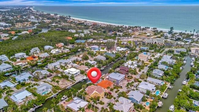 Building Photo - Stunning Annual Rental: Luxury Coastal Living on Longboat Key | 6 Bed | 5.5 bath | 4 car | Pool
