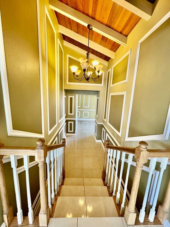 Building Photo - Available now | A 4 Bedroom, 2 Bathroom Si...