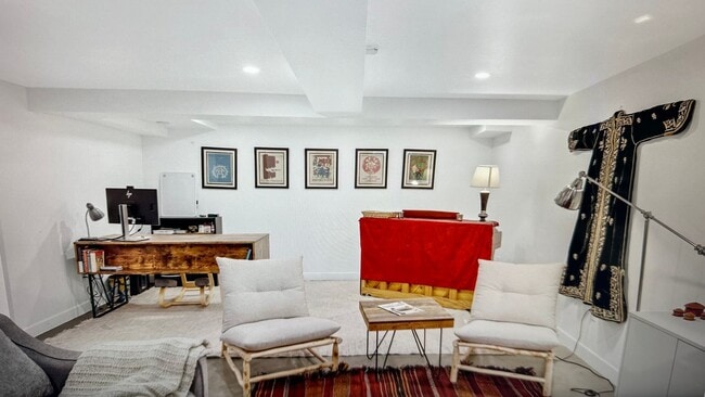 Building Photo - Stunning 3 bed/2bath remodeled home, with full ADU! Pets ok Move in Special!