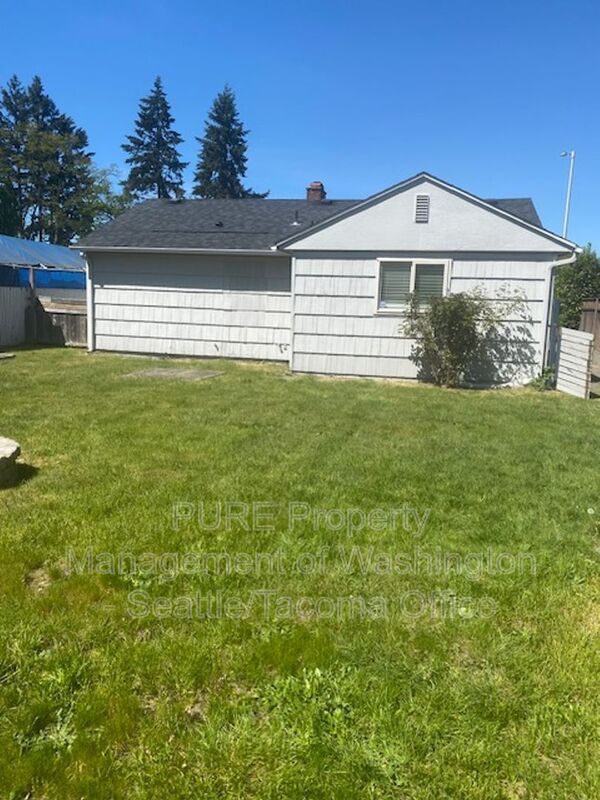 Building Photo - 1422 116th St S