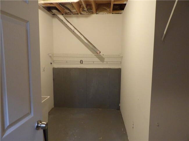 Building Photo - 62 Pine Top Dr