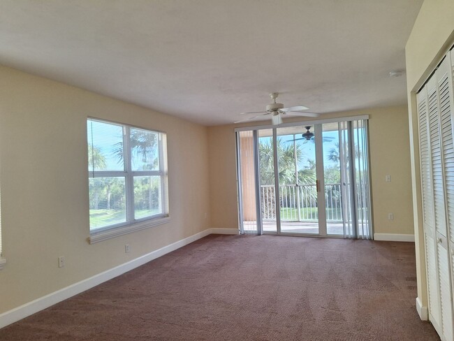 Building Photo - 3BR 3BA plus Garage- Bouchelle Island Condo!
