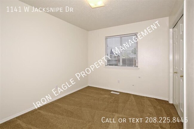 Building Photo - 1141 W Jacksnipe Dr