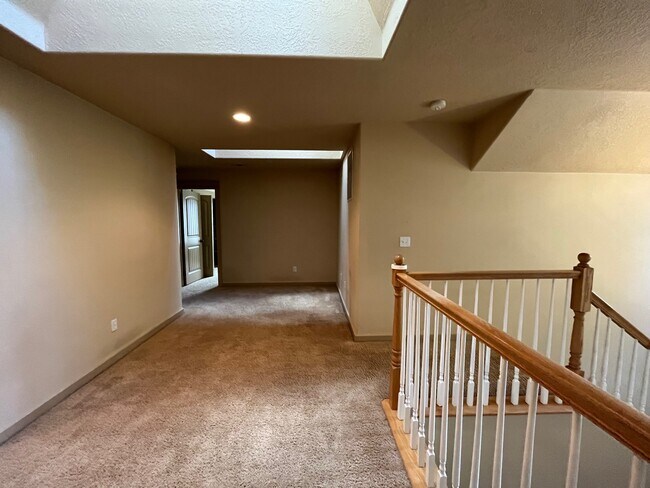 Building Photo - 1273 W Ann Taylor St