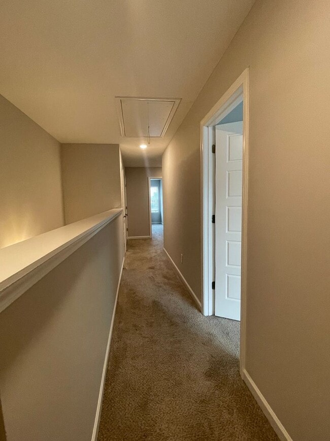 Building Photo - 4329 Doral Dr