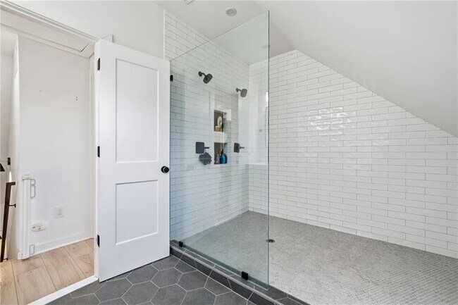 Building Photo - 2130 Cove Trail