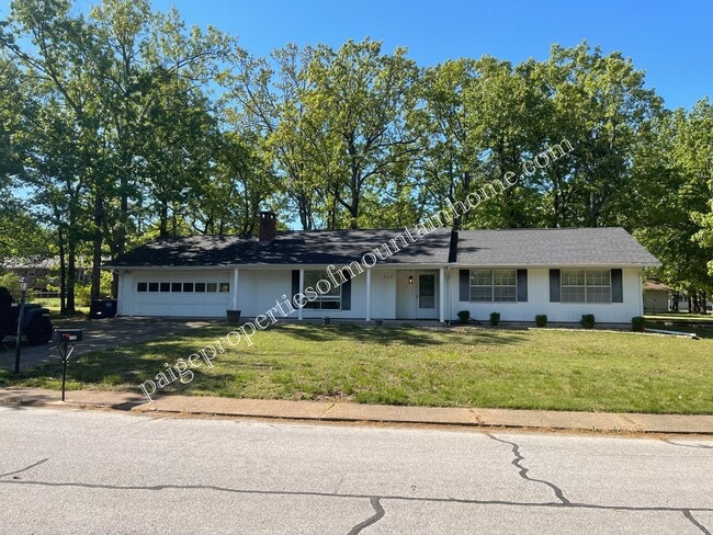 Primary Photo - RANCH STYLE HOME