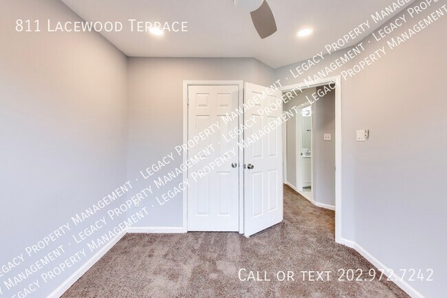 Building Photo - 811 Lacewood Terrace