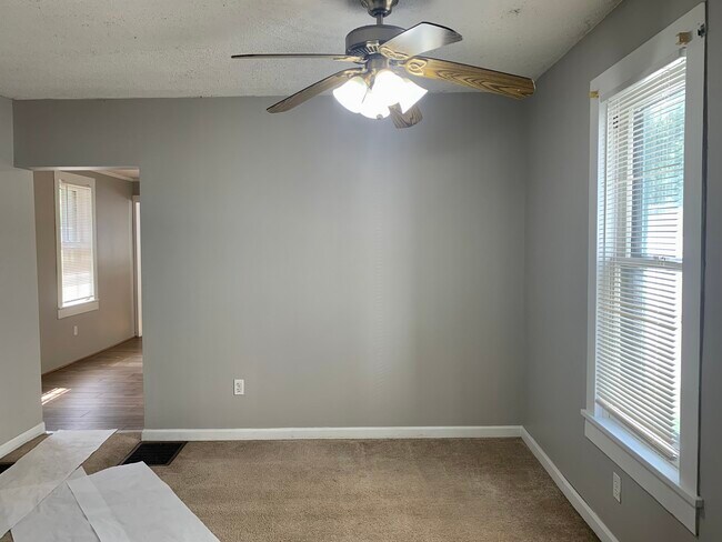 Building Photo - 205 6th St NW