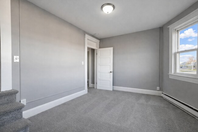 Building Photo - 1309 Linden Ave