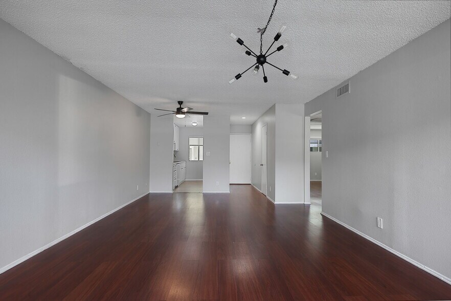 Building Photo - 20134 Leadwell St