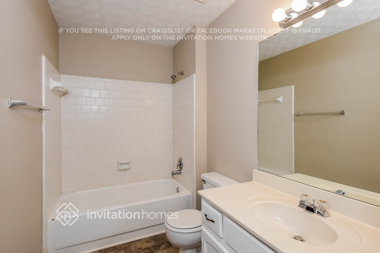 Building Photo - 1565 Hascall Dr SW