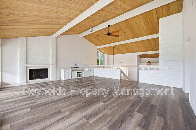 Building Photo - 2279 Caminito Cabala