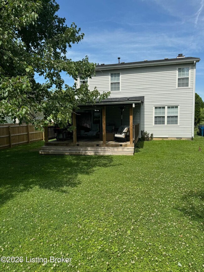Building Photo - 4110 Hickoryview Dr