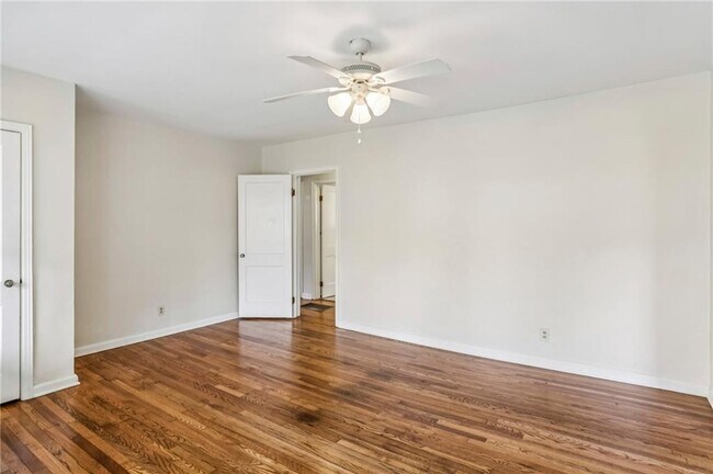 Building Photo - 1304 Conway Rd