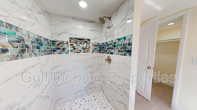 Building Photo - 2635 Arnold St