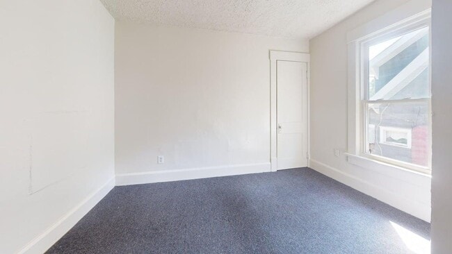Building Photo - 1223 Troy Pl NW