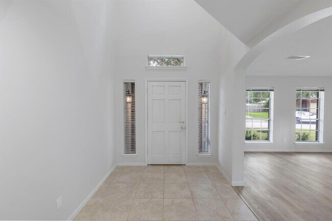 Building Photo - 1815 Moston Dr