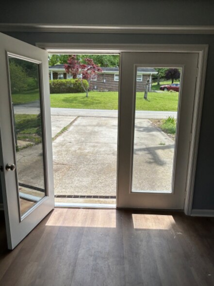 Building Photo - 138 Lester Ave