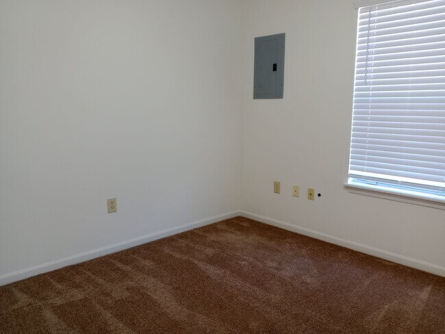 Building Photo - 2416-2418 Calder Ct.