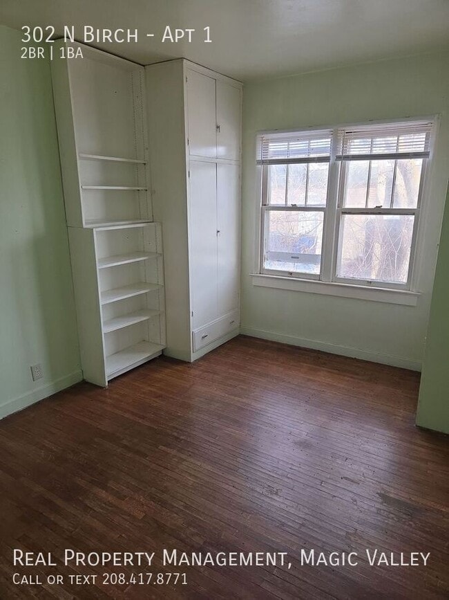 Building Photo - 302 N Birch-Apt 1