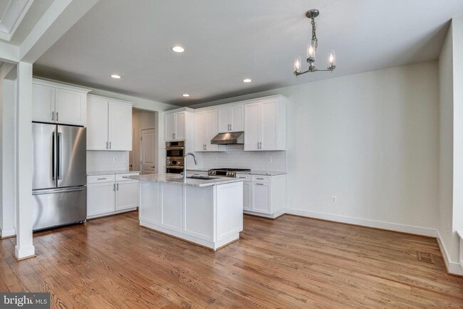 Building Photo - 6665 Fayette St