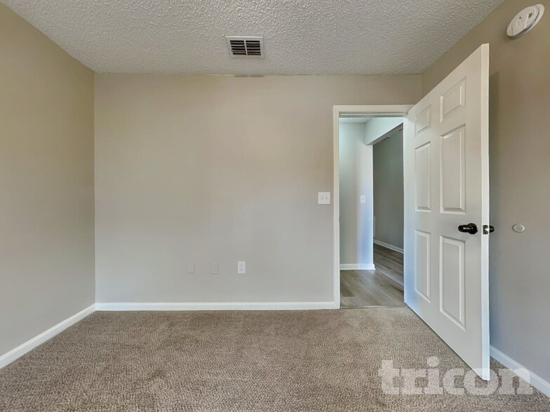 Building Photo - 4543 Deer Valley Dr