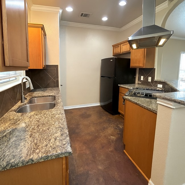 Building Photo - 408 Nelray Blvd