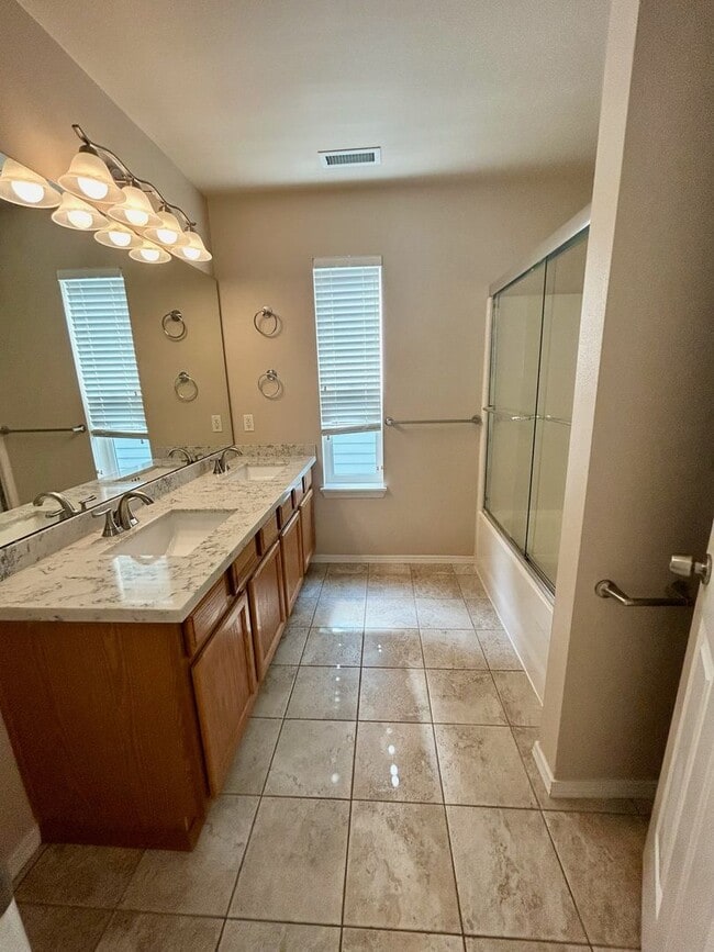 Building Photo - Redmond Ridge Home