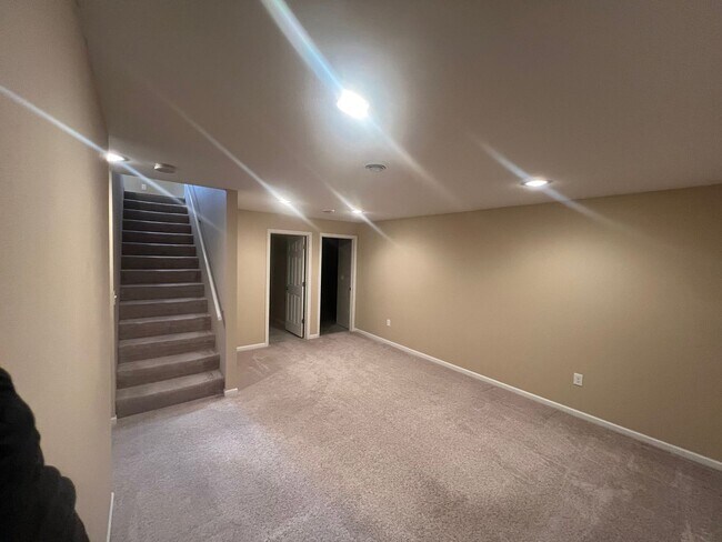 Building Photo - 3 Bedroom Duplex