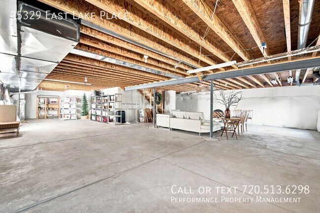 Building Photo - 25329 E Lake Pl