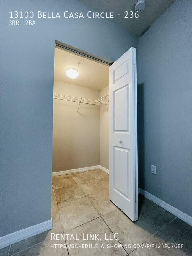 Building Photo - 13100 Bella Casa Cir