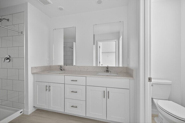 Building Photo - Brand New 6-Bed Available Now!