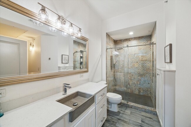 Building Photo - 1901 Post Oak Blvd