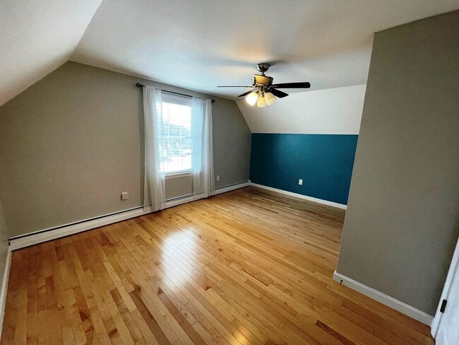 Building Photo - 3-4 Bedroom home in White River Junction