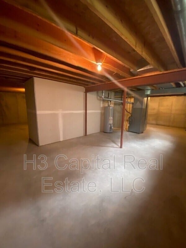 Building Photo - 5 Crimson Ct
