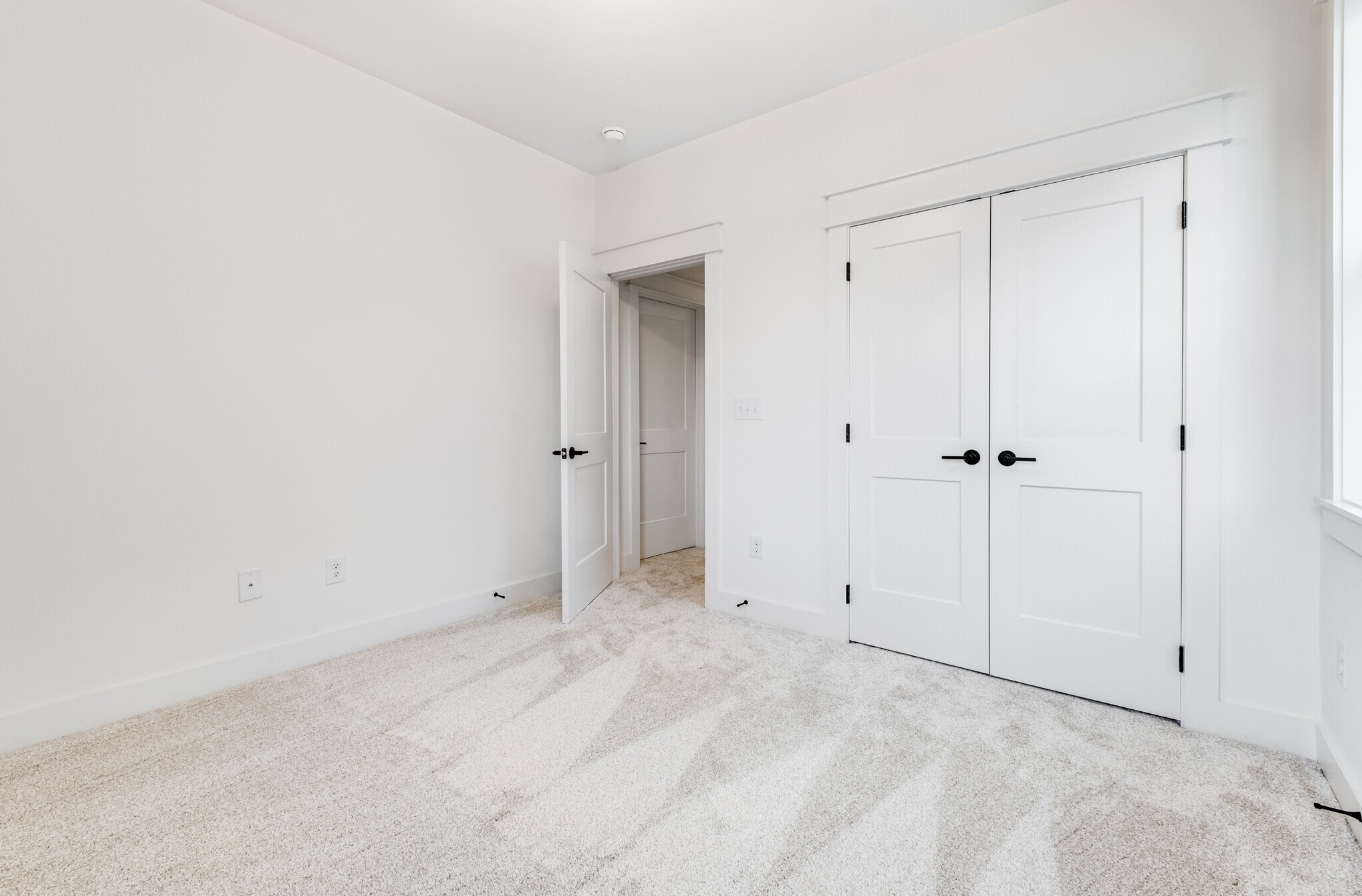 Building Photo - 153 Oasis Dr