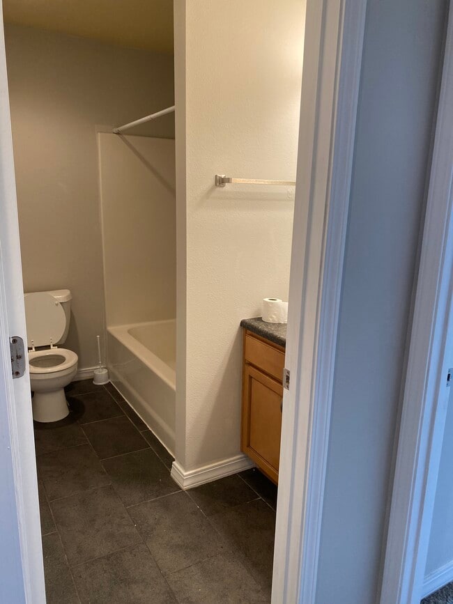 Building Photo - 320 Toni Ln