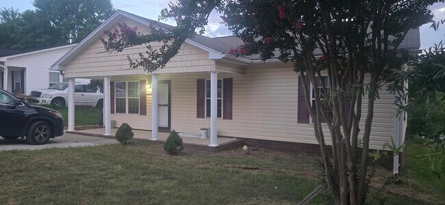 Building Photo - 1609 Sunrise Valley Dr
