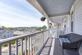 Front Porch w/city view - 22 Willard St