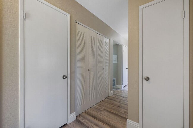 Building Photo - 41045 Largo